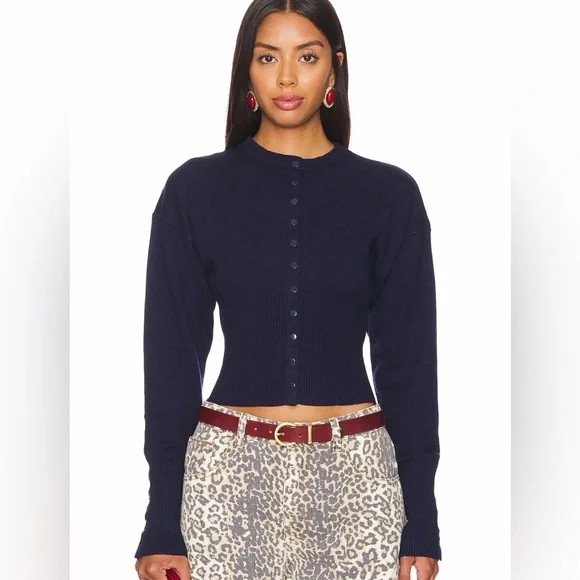 Lioness Sweater - Picture 1 of 3